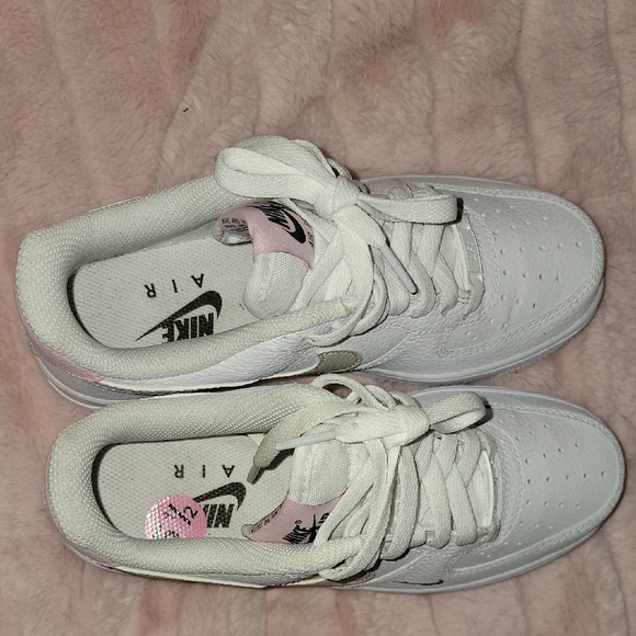 Nike White and Tan Sneakers - Picture 2 of 5